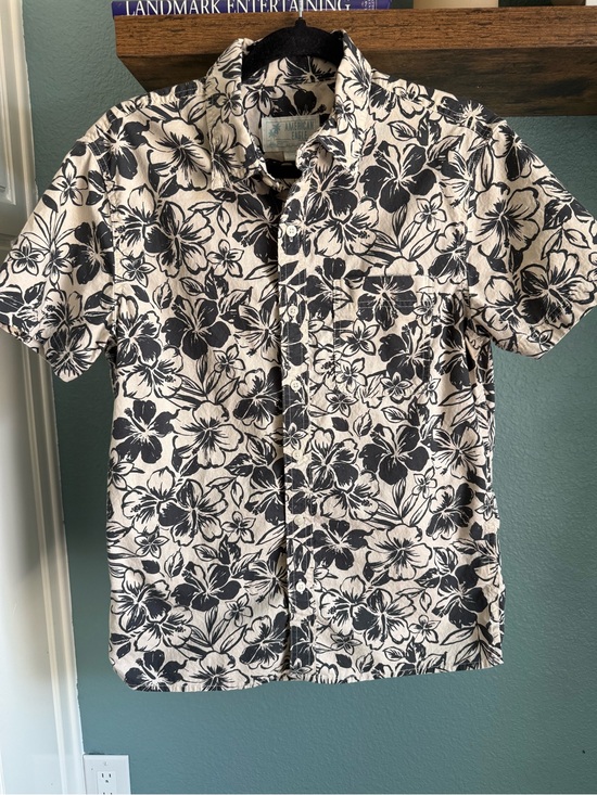 American Eagle Outfitters Other - American Eagle Floral Hawaiian Camp Shirt Mens Small Black Tan Tropical Resort